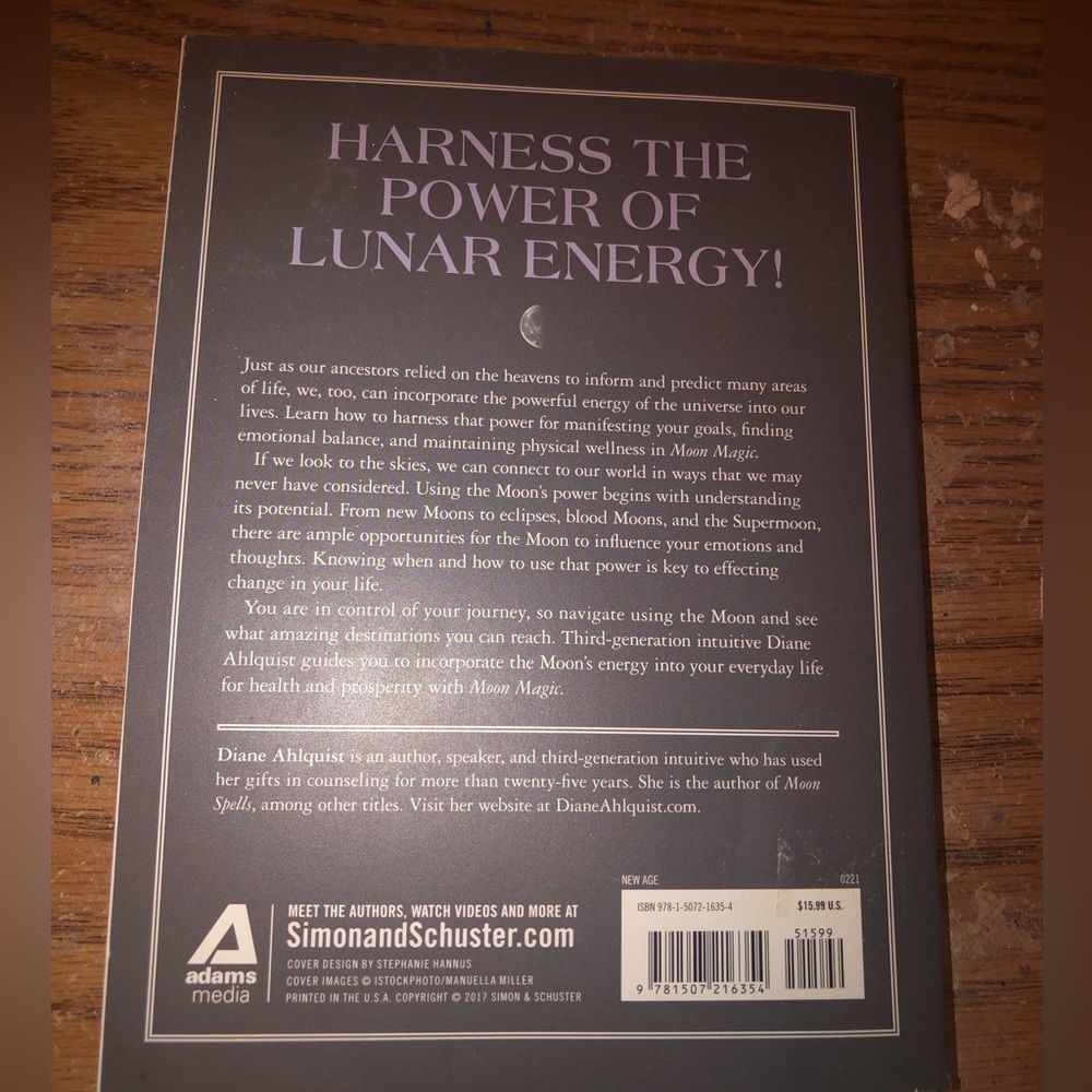 Moon magic book - Picture 2 of 2